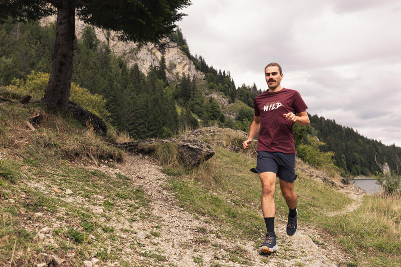 CUM SĂ ALEGI TRICOUL SAU MAIOUL DE ALERGARE