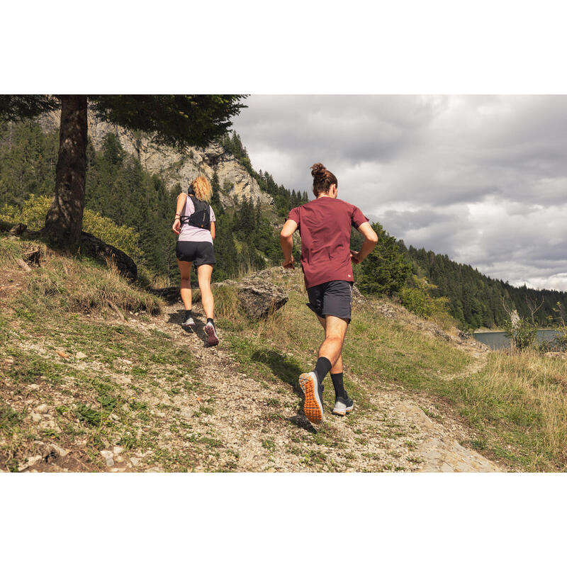 T-shirt Resistente Trail Running Homem KIPRUN Run 500 Grafismo Vermelho-escuro