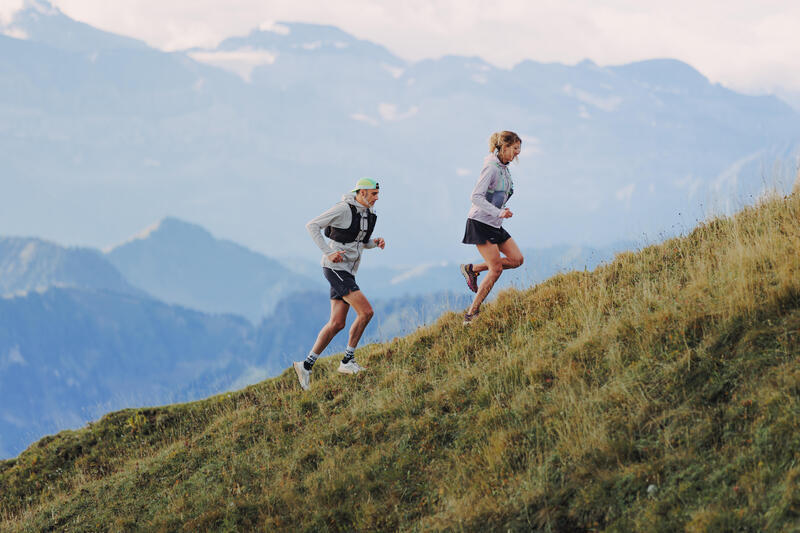 Plecak do biegania w terenie unisex Kiprun Trail 10 l z bukłakiem 1 l