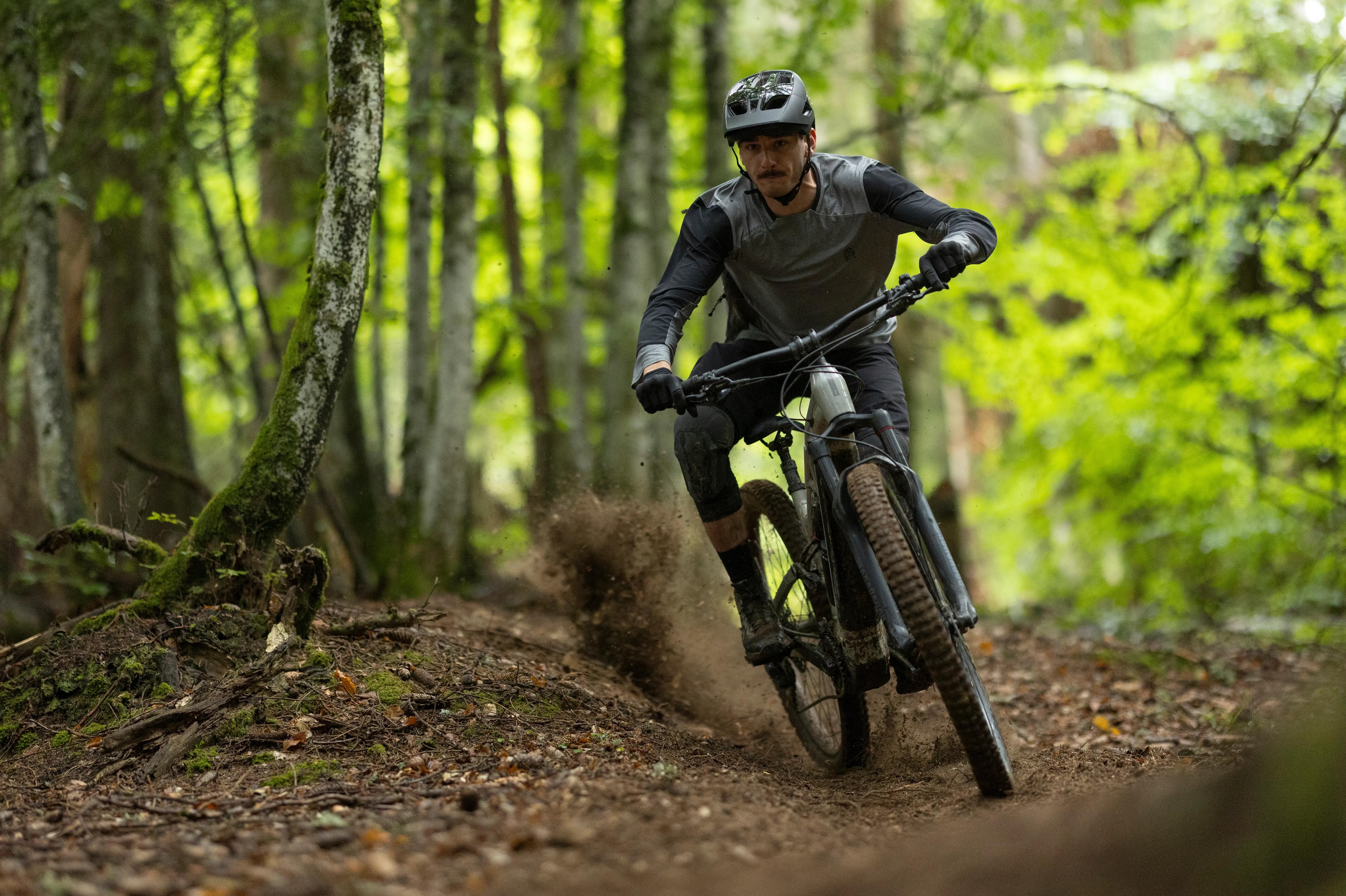 Wheelies und Achter im Laufrad deines MTB ROCKRIDER ST 100
