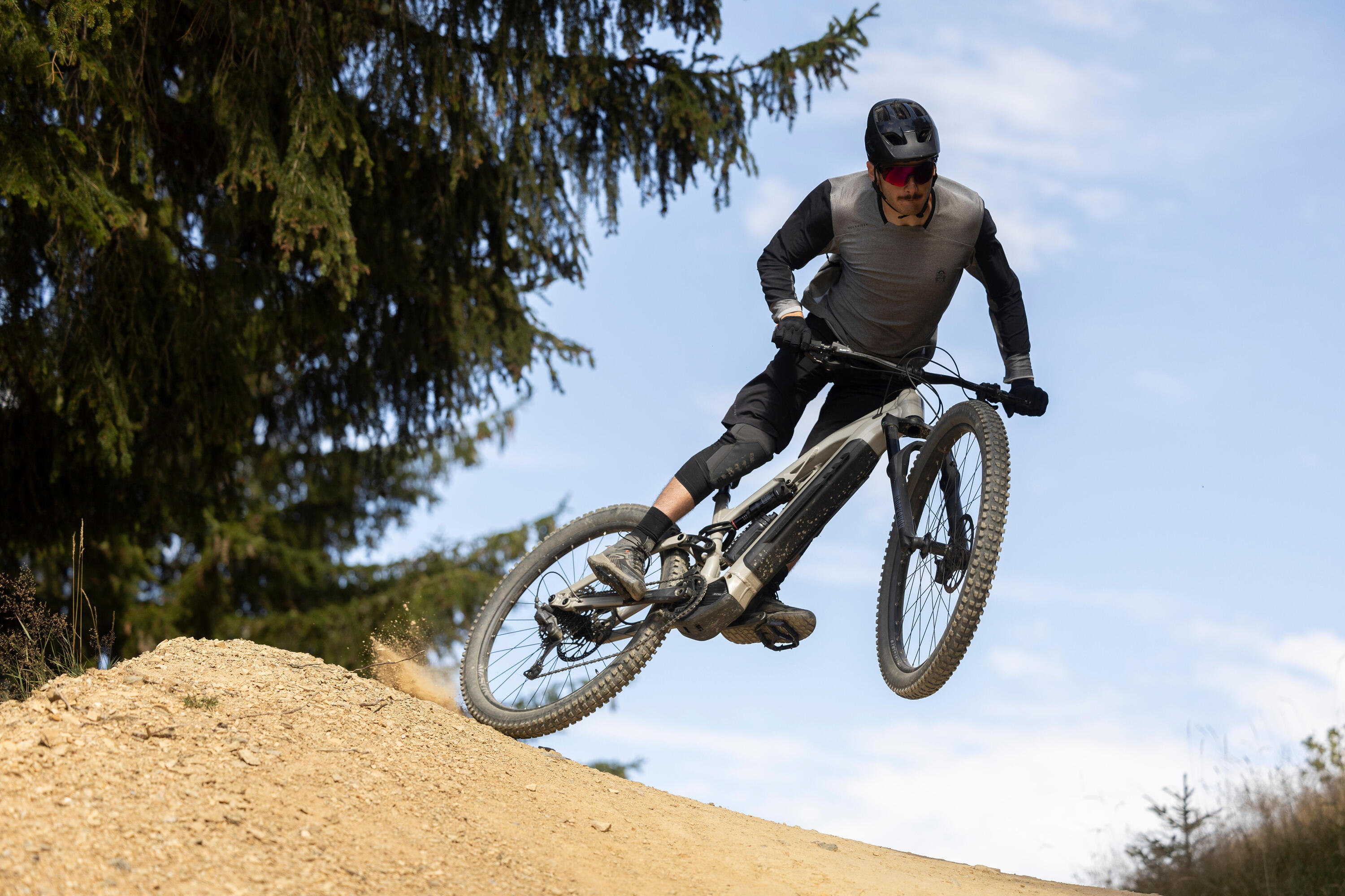 Trail/ Enduro MTB Knieschoner FEEL D_Strong 
D3O® 9/13