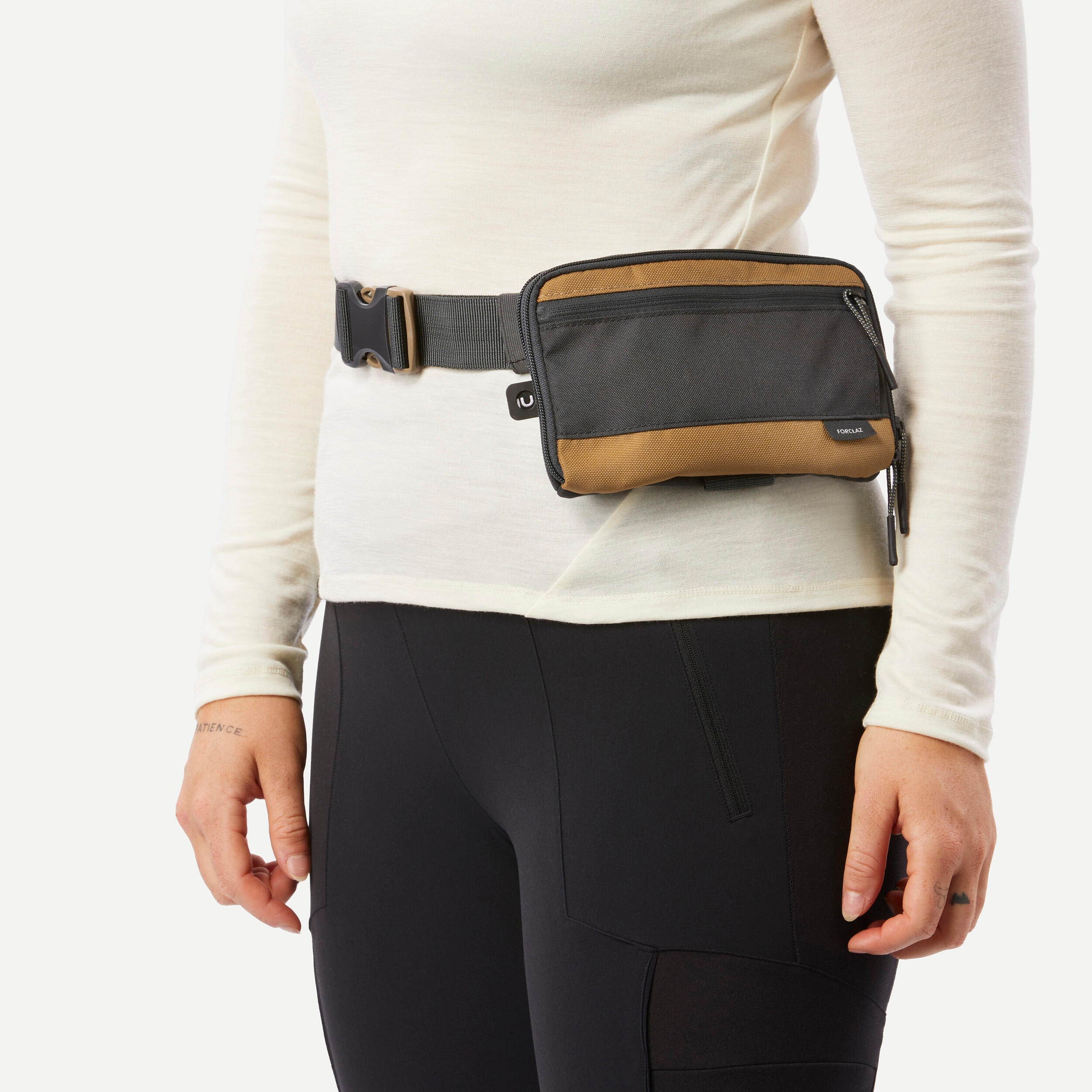 Rinonera cartera de montana y trekking grande Forclaz Organizer XL
