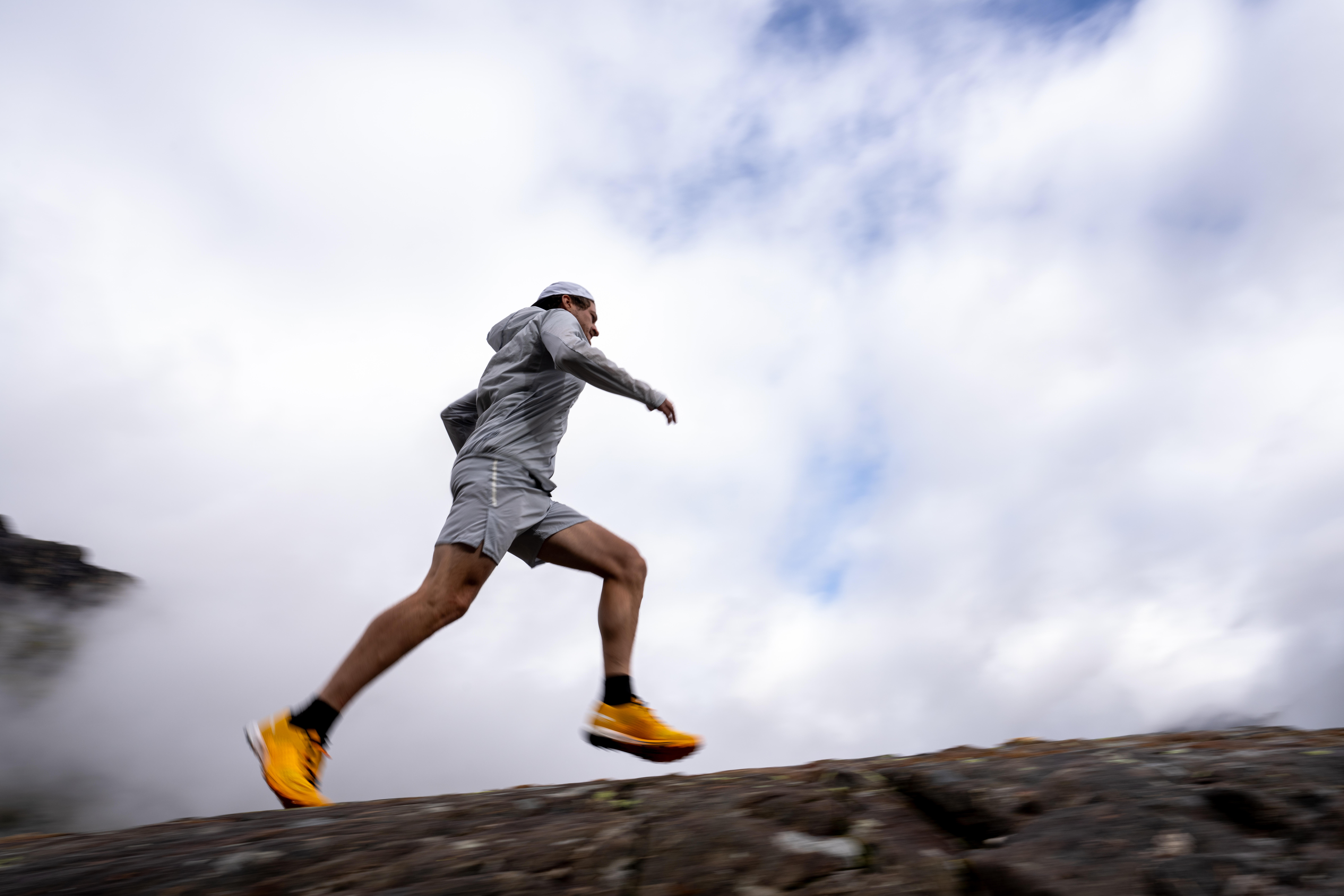 ウォーキング・ランニングウェア On windbreaker XL KIPRUN (キプラン) ランニング・トレイルランニング メンズ ジャケット