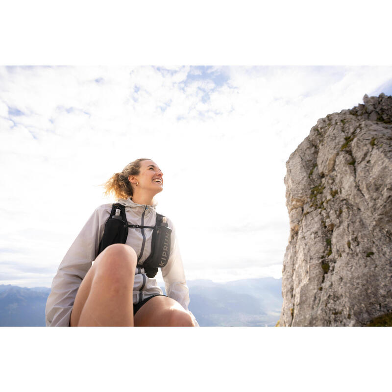 Gilet trail running compétition porte flasques mixte - kiprun veste 5l noir