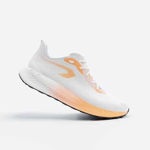 
      KIPRUN KD500 3 MEN'S RUNNING SHOES - WHITE AND ORANGE
  