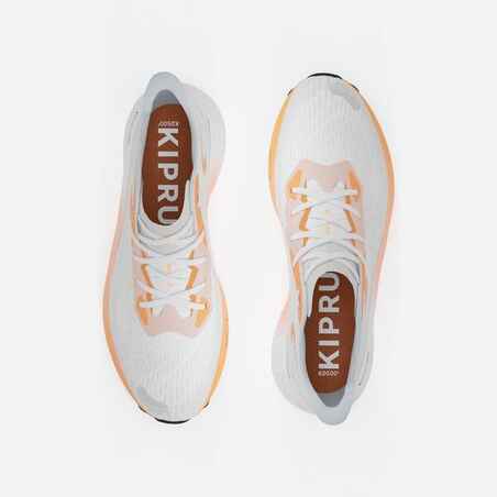 KIPRUN KD500 3 MEN'S RUNNING SHOES - WHITE AND ORANGE