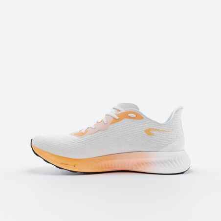 KIPRUN KD500 3 MEN'S RUNNING SHOES - WHITE AND ORANGE