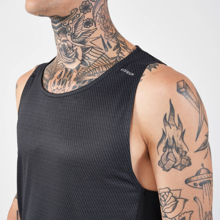 Tank Top Olahraga Pria KIPRUN Run Light - Hitam