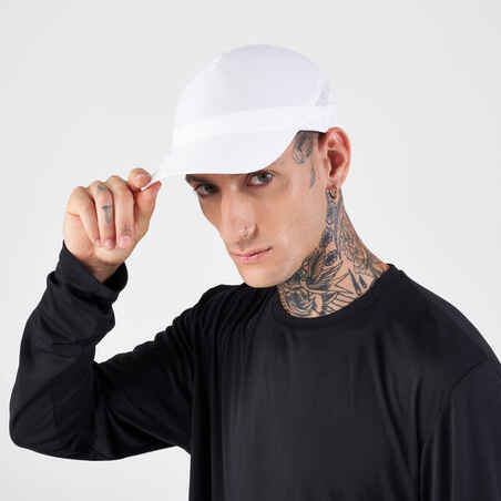 Vyrams ir moterims tinkanti reguliuojama bėgimo kepuraitė, balta
