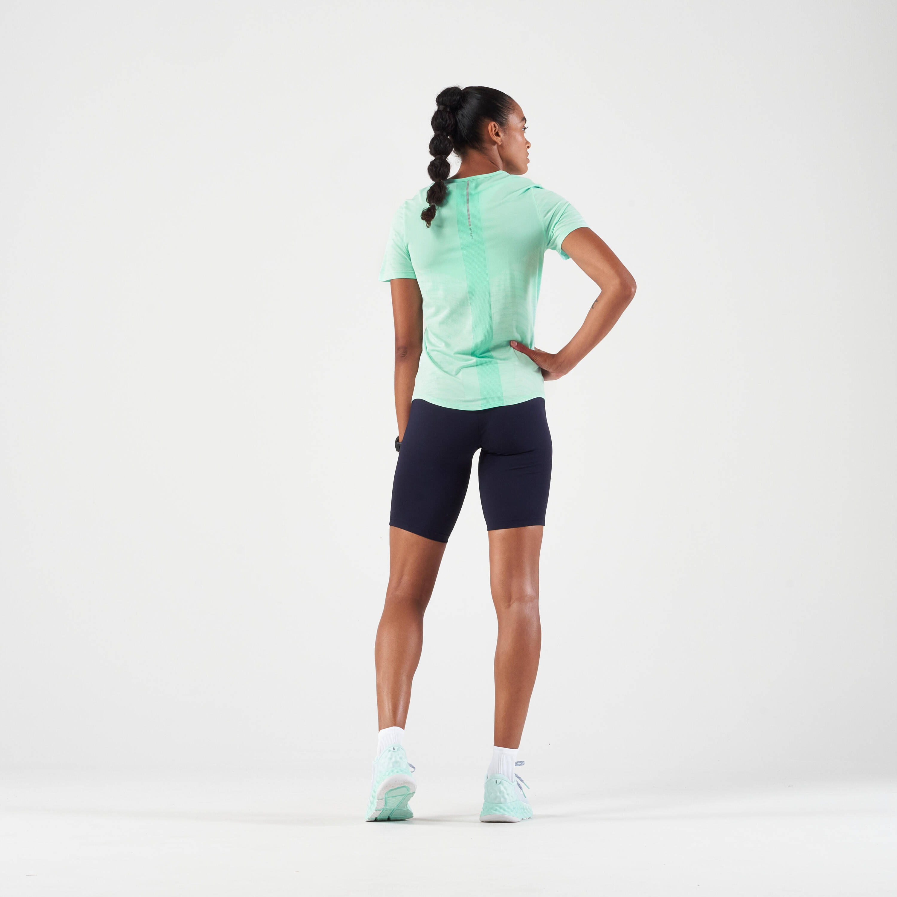 Women Running & Trail Seamless T-Shirt KIPRUN Run 500 Comfort - Light Green -  2
