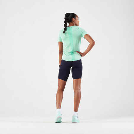 חולצת טי לריצה, נשים, ללא תפרים KIPRUN Run 500 Comfort - ירוק בהיר