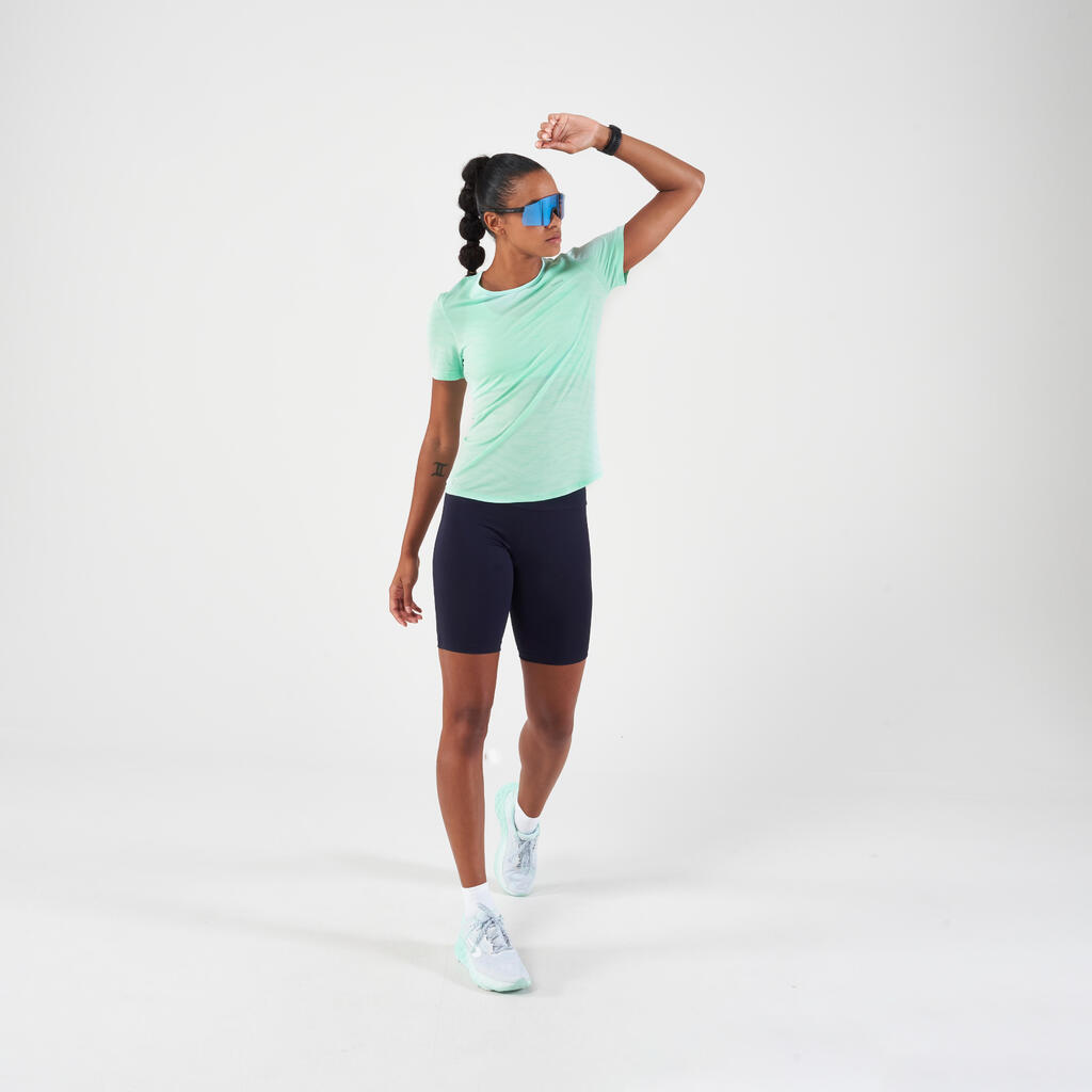 Sieviešu bezvīļu taku skriešanas T krekls “Kiprun Run 500 Comfort”, gaiši zaļš