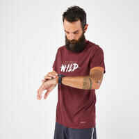 חולצת טי עמידה לריצת שטח לגברים, דגם KIPRUN Run 500 Graph - אדום כהה