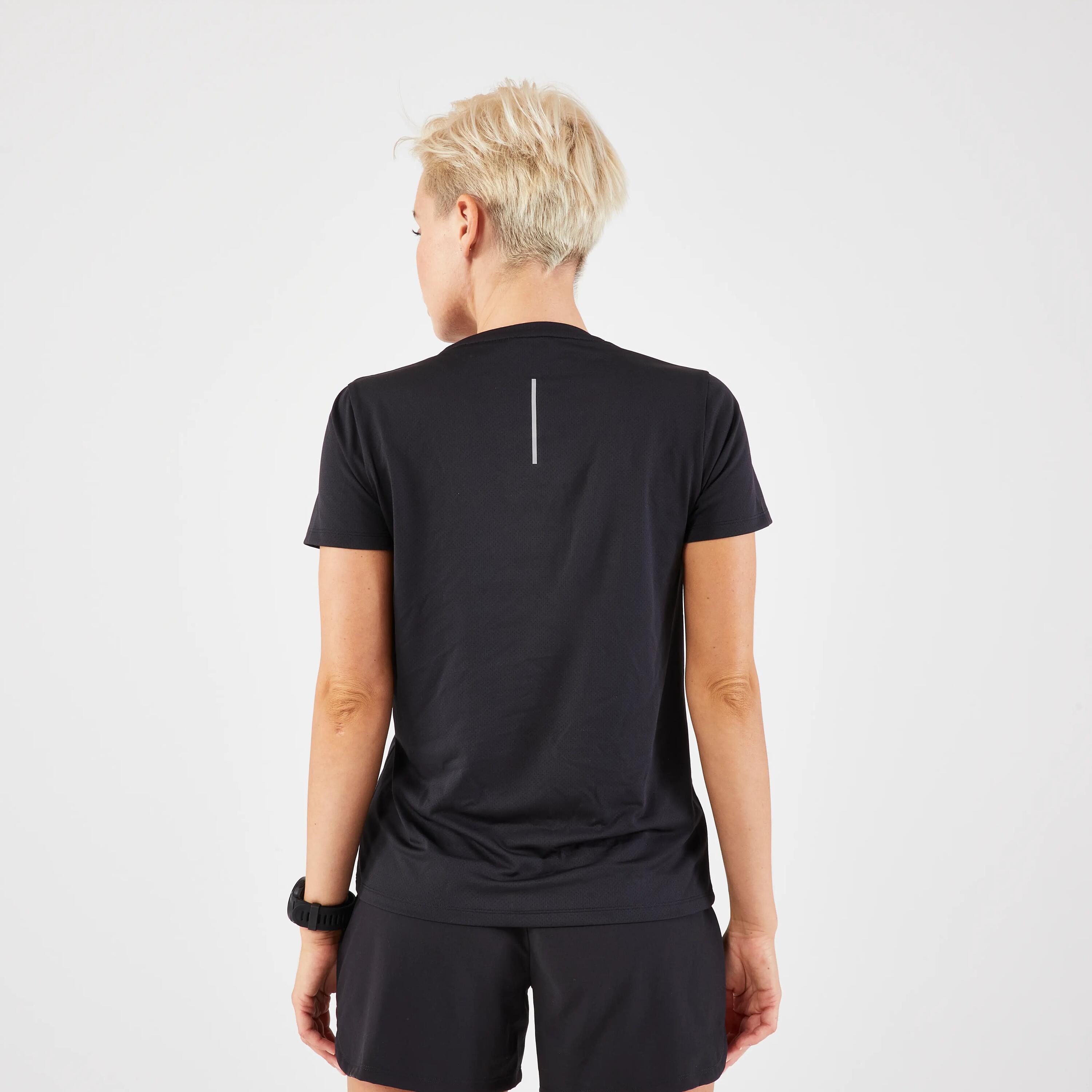 POLERA DE RUNNING TRANSPIRABLE MUJER KIPRUN RUN 100 NEGRO  3/7