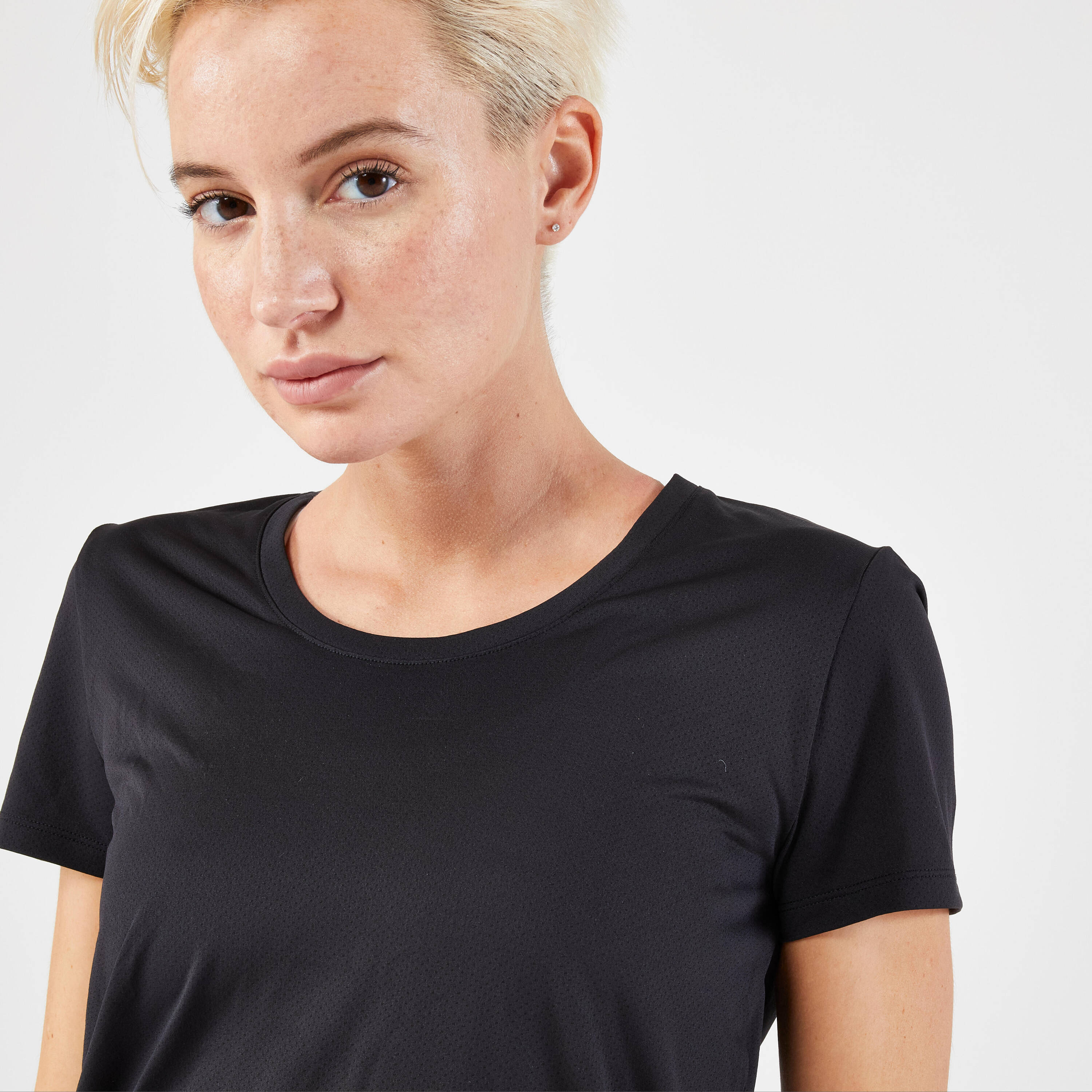 Women's Kiprun Run 100 running T-shirt - black -  4