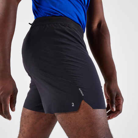 מכנסי ריצה קצרים לגברים דגם Kiprun Light – שחור