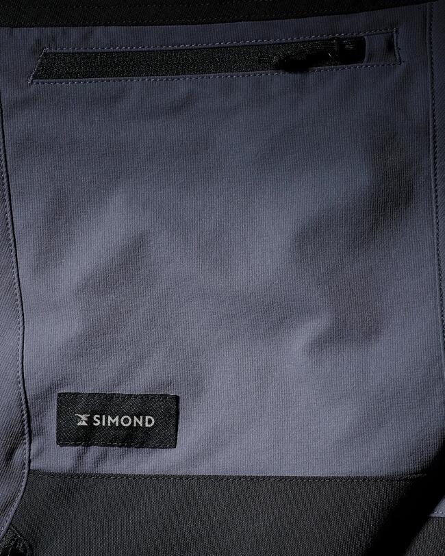 Ausschnitt einer Wanderhose.