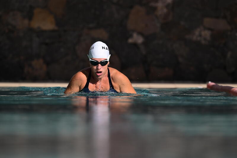 CASCA PENTRU ÎNOT: CUM O ALEGI ȘI DE CE ESTE ESENȚIALĂ?