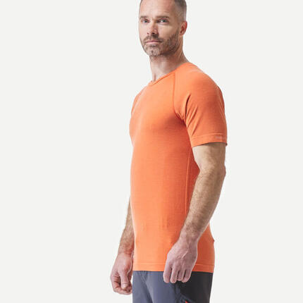 Camiseta de montaña y trekking manga corta merina Hombre Forclaz MT900 Seamless