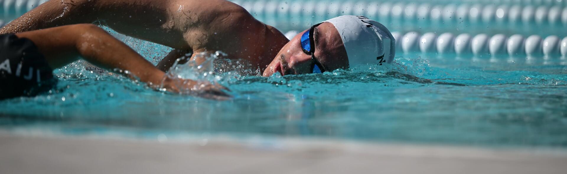 Quels accessoires de natation pour perfectionner sa technique de crawl ?