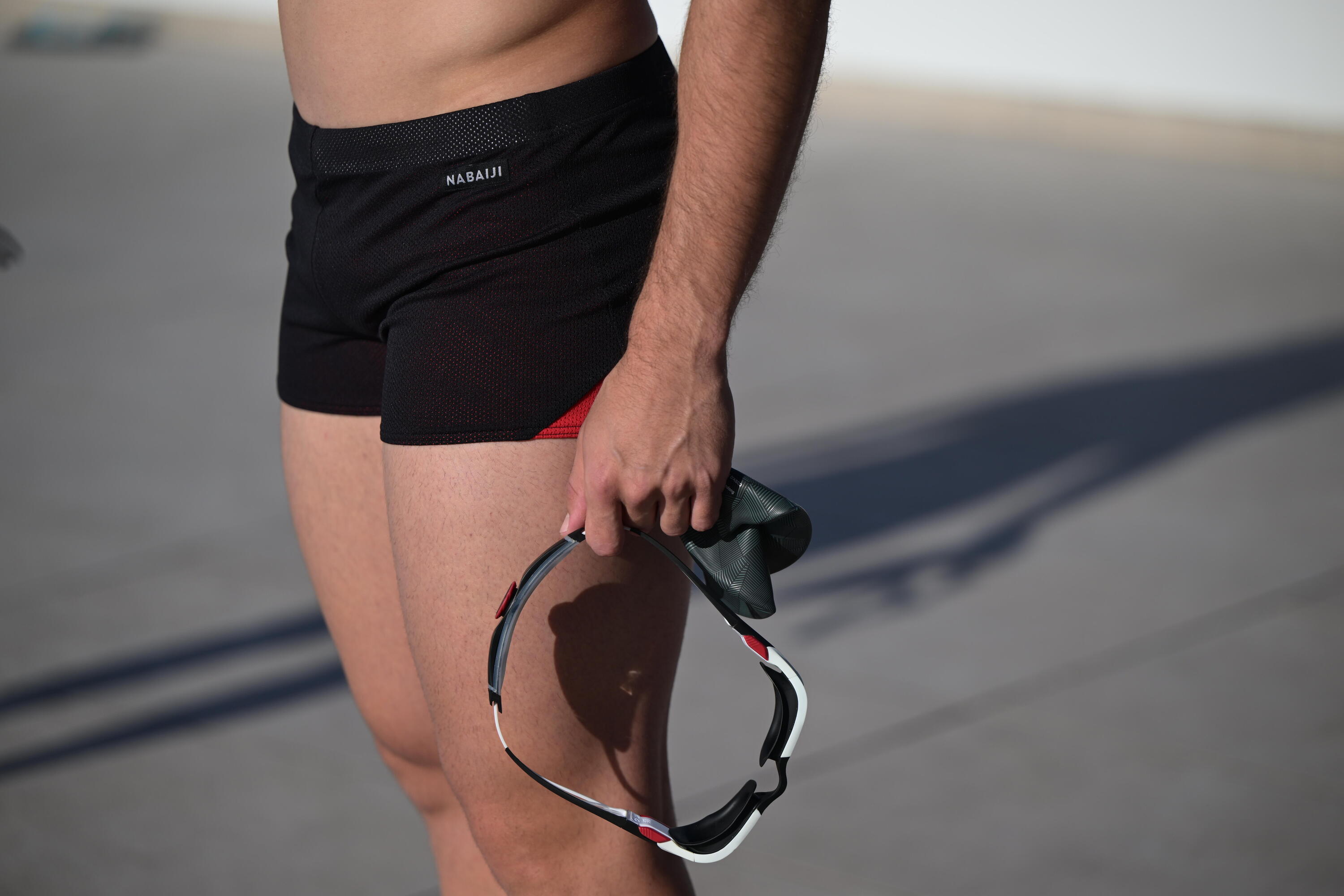 CALÇÕES DE BANHO DE NATAÇÃO BOXER HOMEM 900 - DRAV SUIT PRETO VERMELHO 7/11