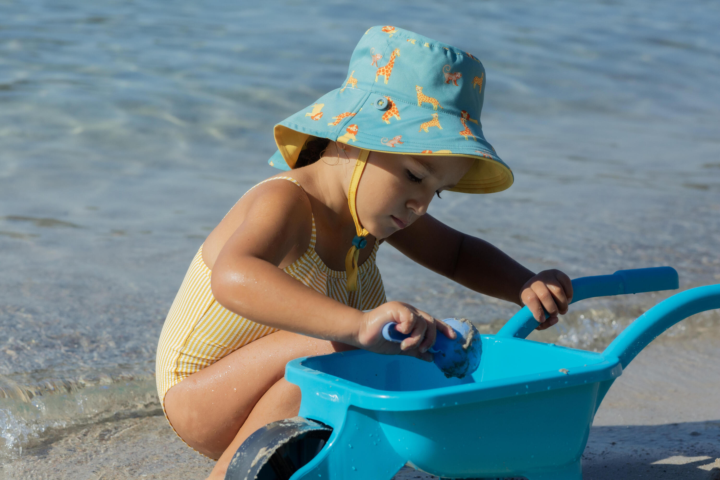 Maillot de bain bébé fille une pièce imprimé avec des volants 13/13