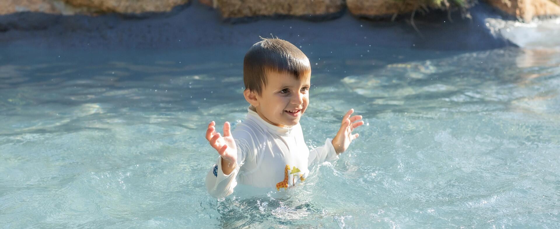 commen choisir le top ou t-shirt anti uv de son enfant