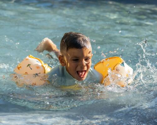 l-enfant-et-la-natation