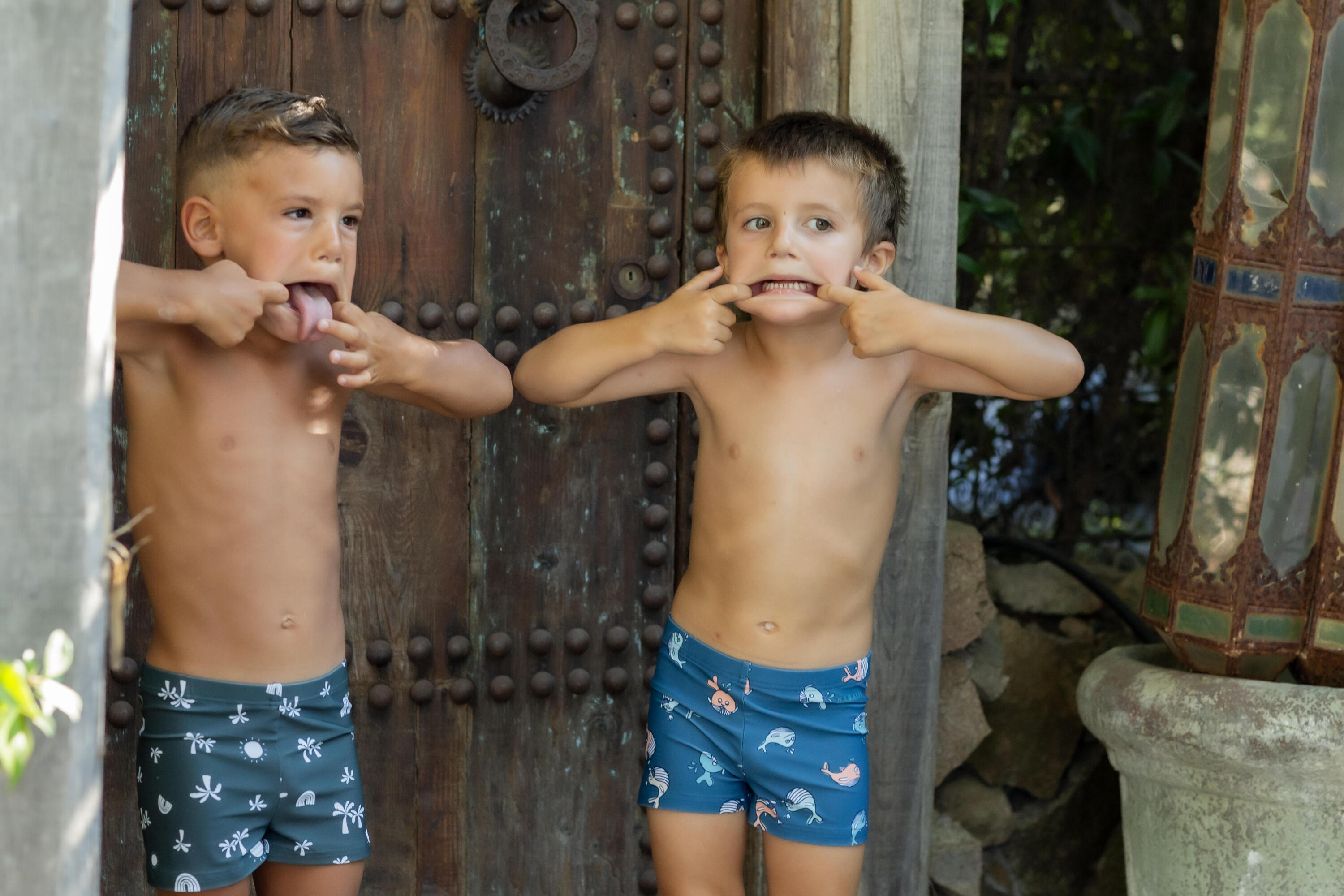 Boxer de bain bébé / enfant bleu foncé imprimé baleine 7/11