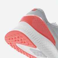 WOMEN'S KIPRUN KS 500 2 RUNNING SHOES - GREY AND CORAL