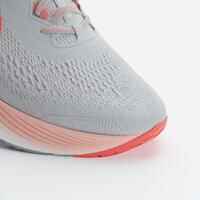 WOMEN'S KIPRUN KS 500 2 RUNNING SHOES - GREY AND CORAL