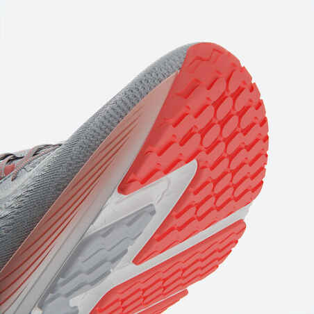 WOMEN'S KIPRUN KS 500 2 RUNNING SHOES - GREY AND CORAL