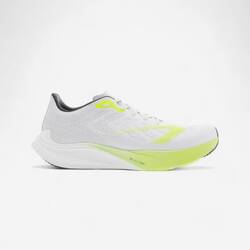 MEN'S KIPRUN KD900 LIGHT RUNNING SHOES - WHITE/YELLOW