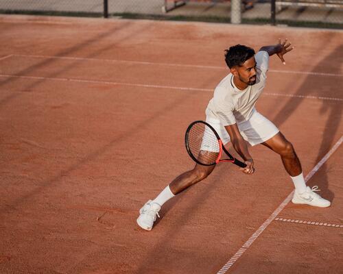 7 gute Gruende, jetzt Tennis zu spielen – oder wieder anzufangen!