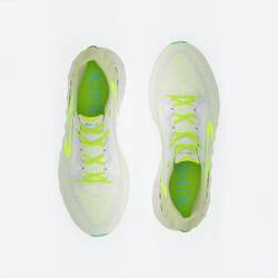 MEN'S KIPRUN KS900 2 RUNNING SHOES - YELLOW GREEN