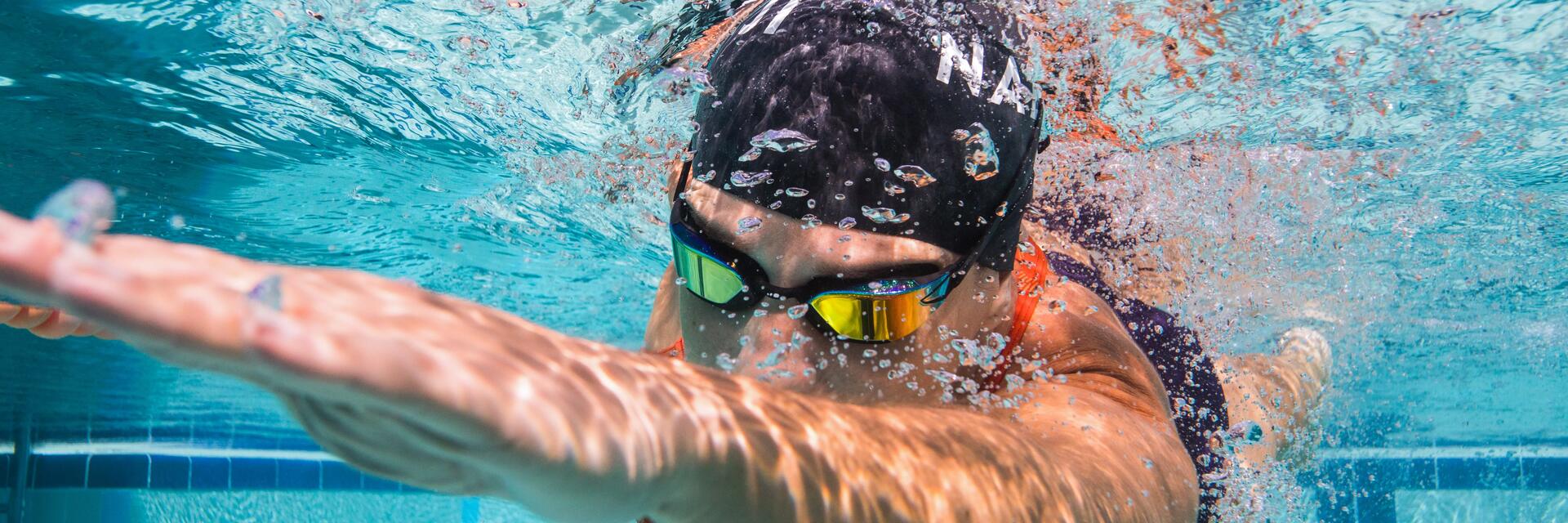 Cómo evitar que se empañen las gafas de natación