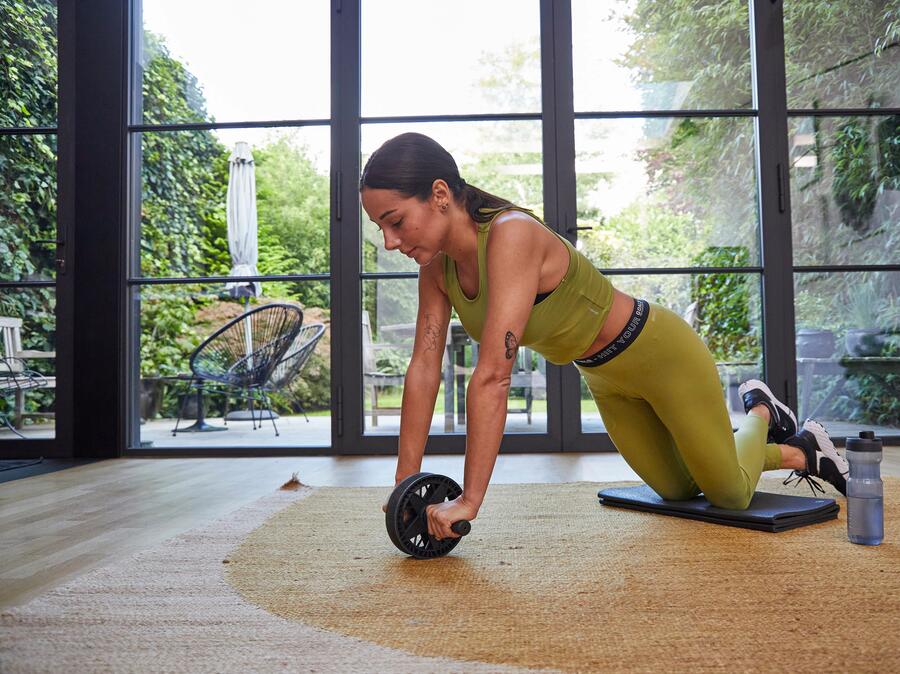 Exercitii pentru abdomen pe care le poti face acasa sau la sala 