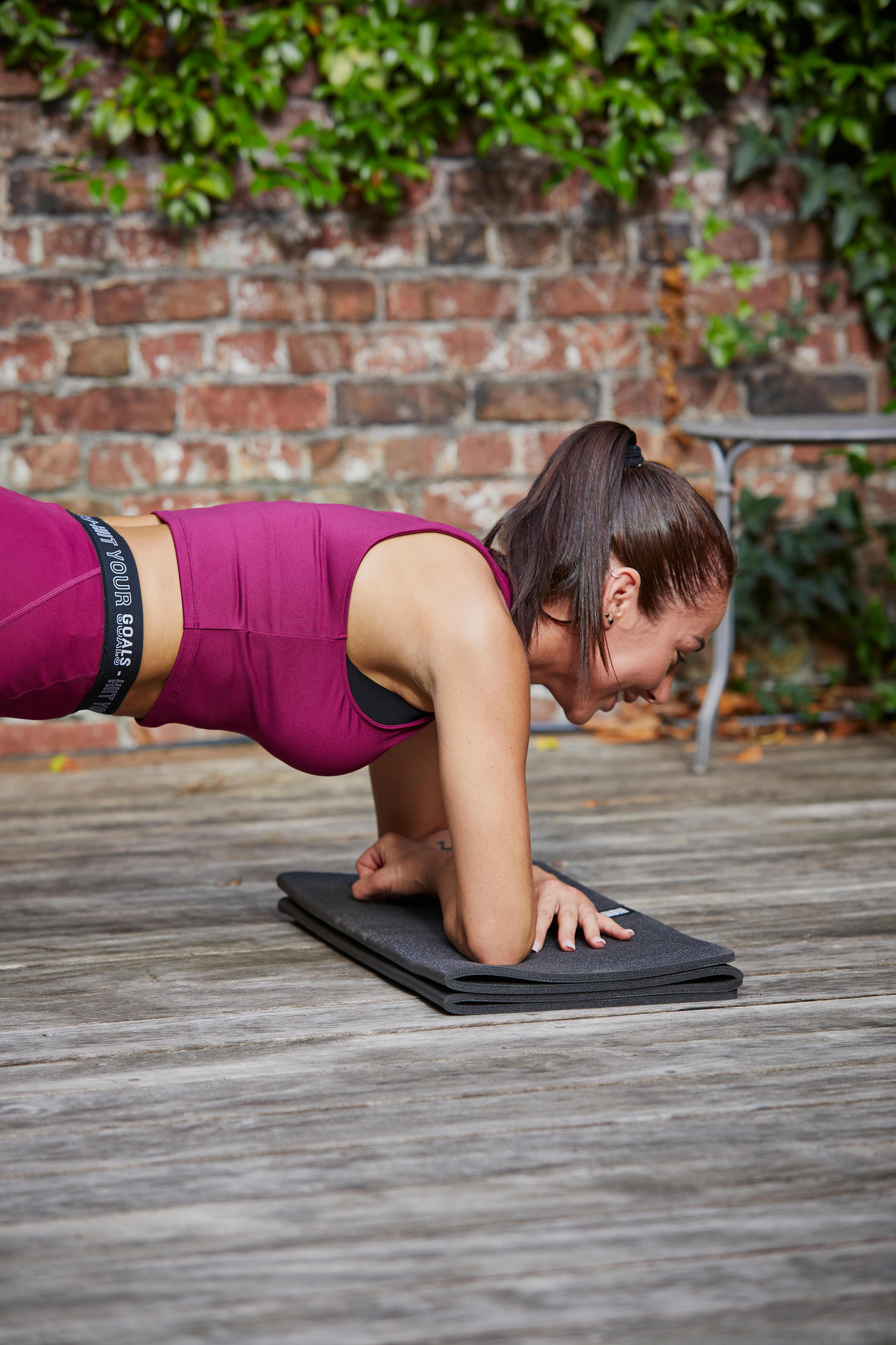 Tapis de fitness pliable résistant intérieur et extérieur épaisseur 8 mm, noir 9/13