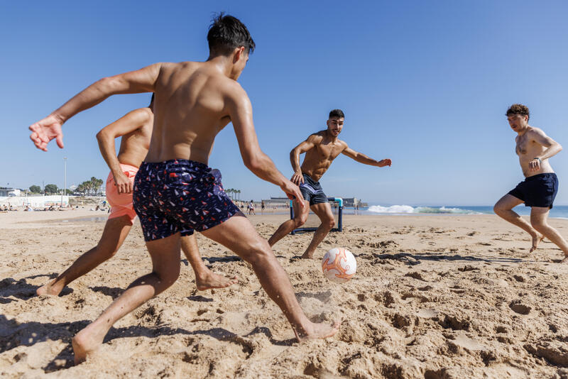 Czym jest piłka nożna plażowa? Zasady gry w beach soccer