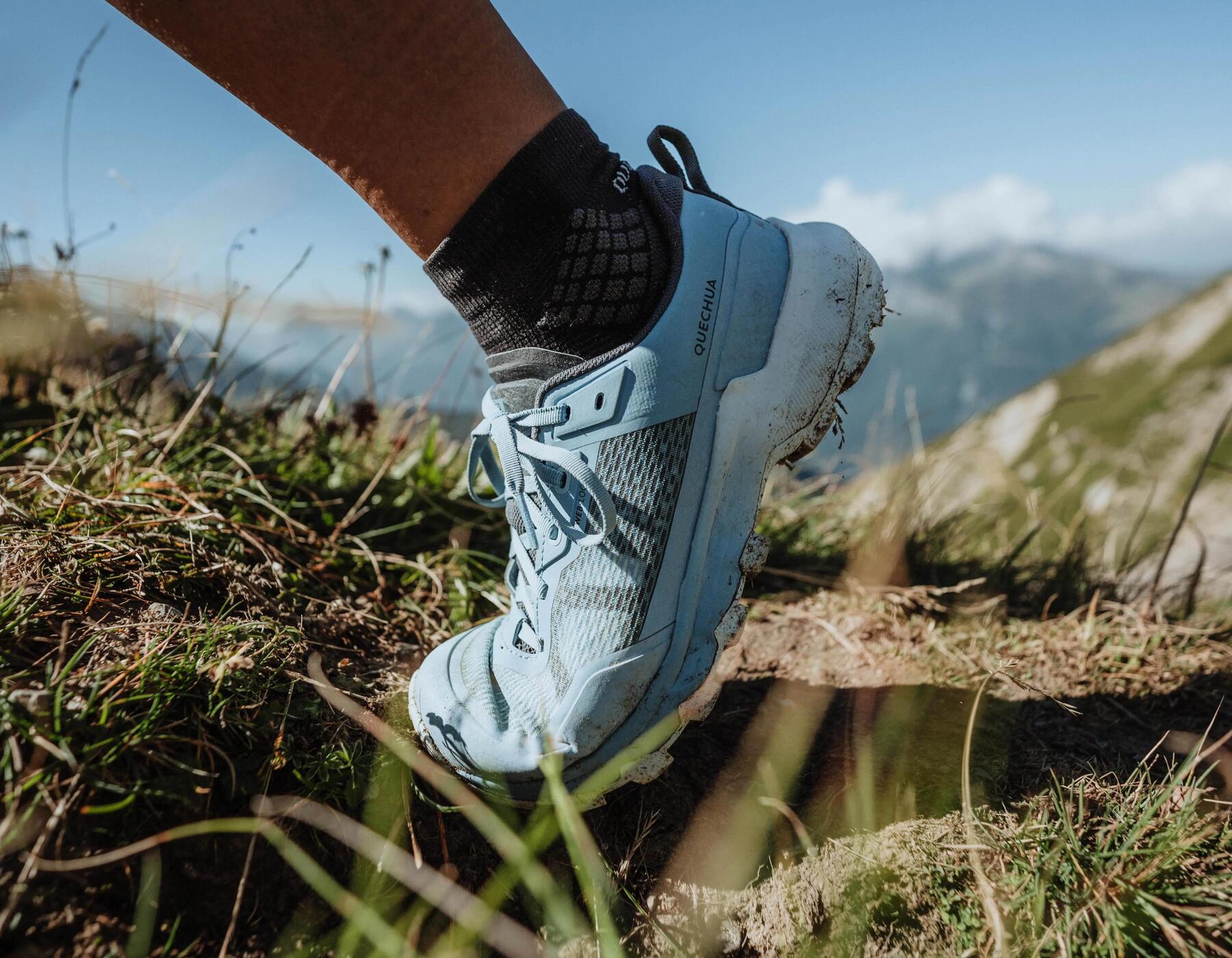 Ankleben der Sohle von Wanderschuhen
