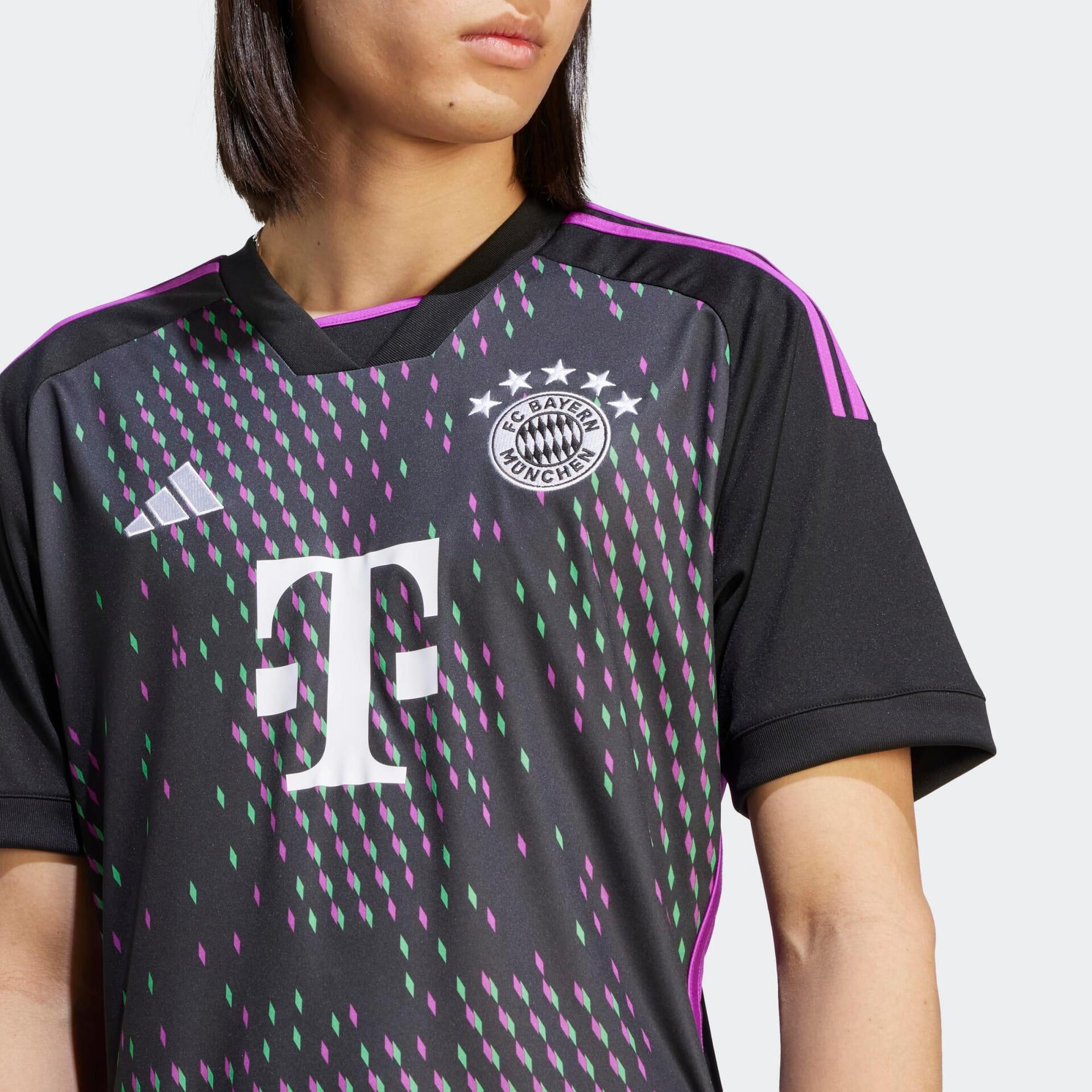 Maillots de football Adidas du Bayern Munich pour les joueurs et les supporters