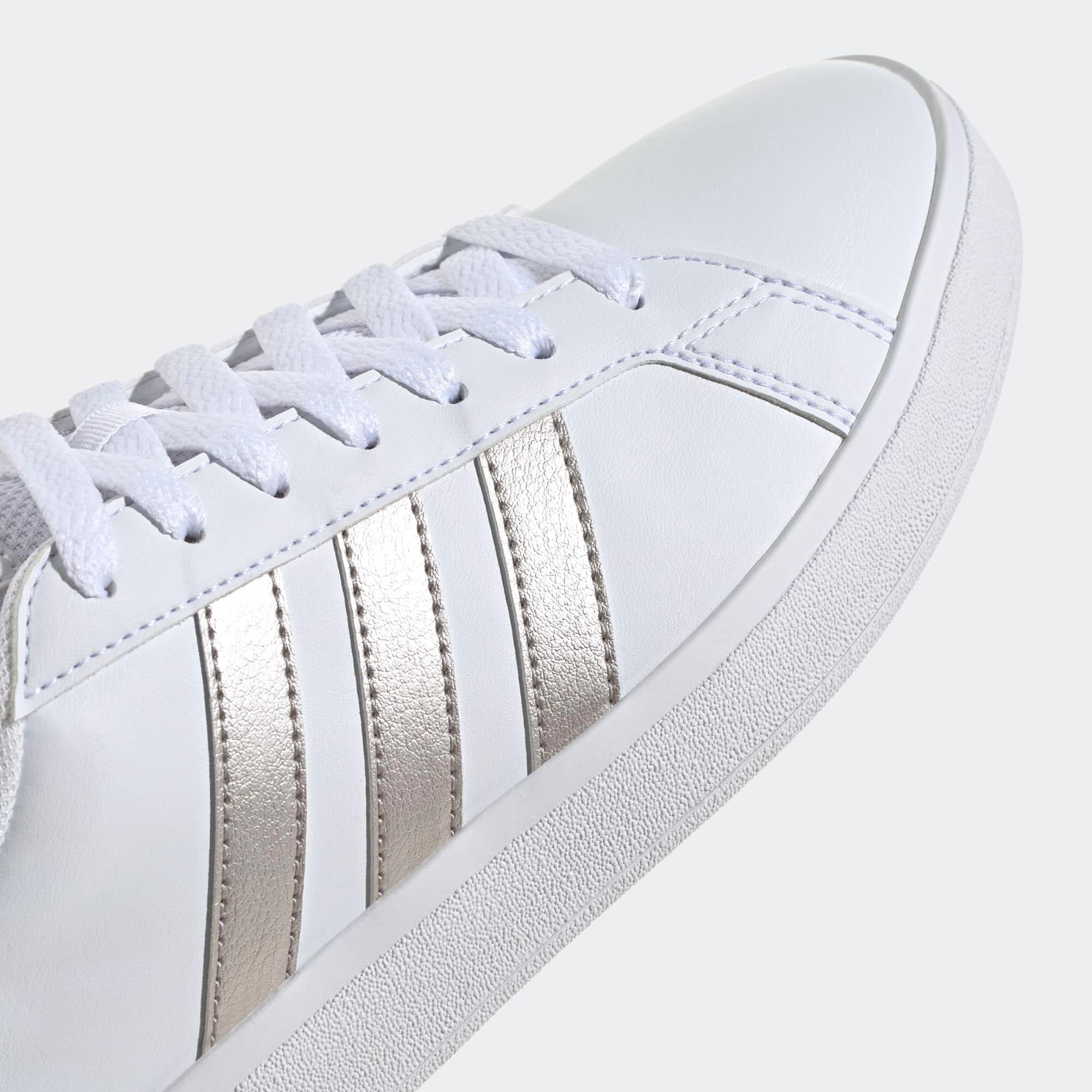 Women's walking sneakers, court white base silver