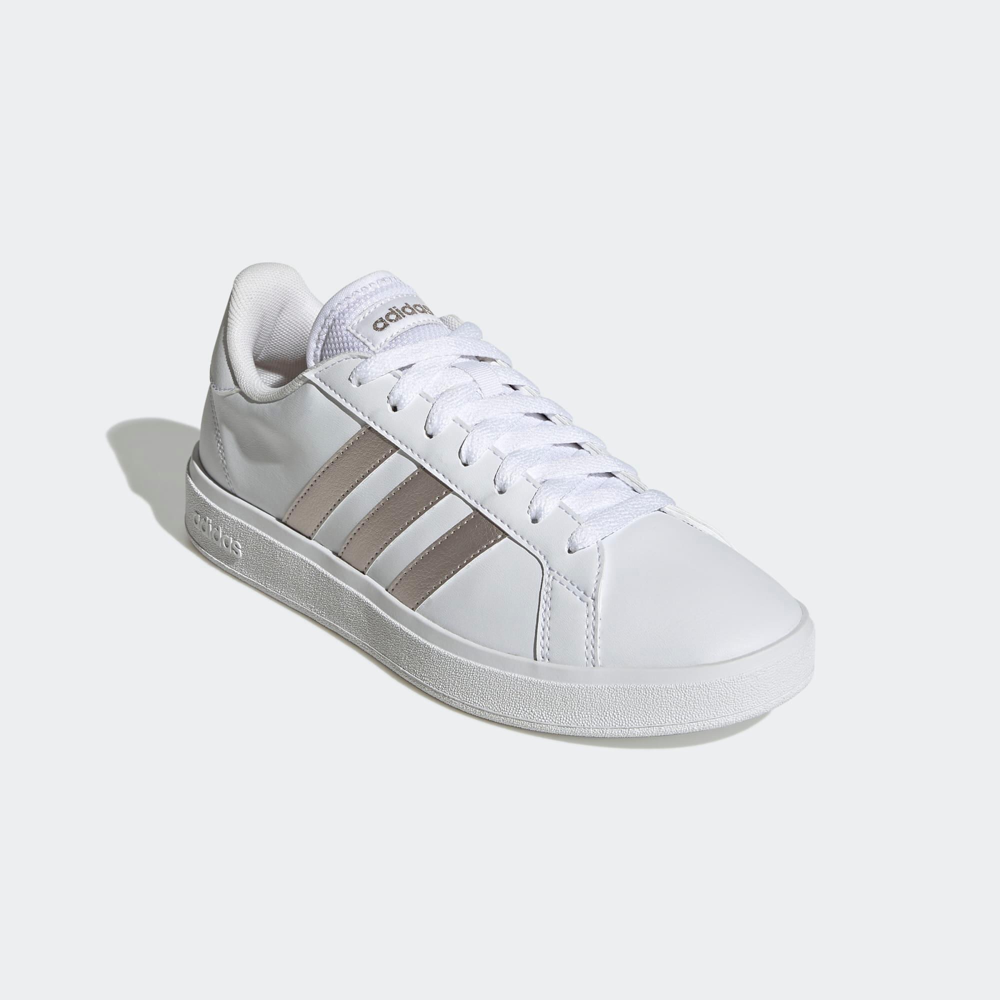 Basket adidas femme blanche et argent sale