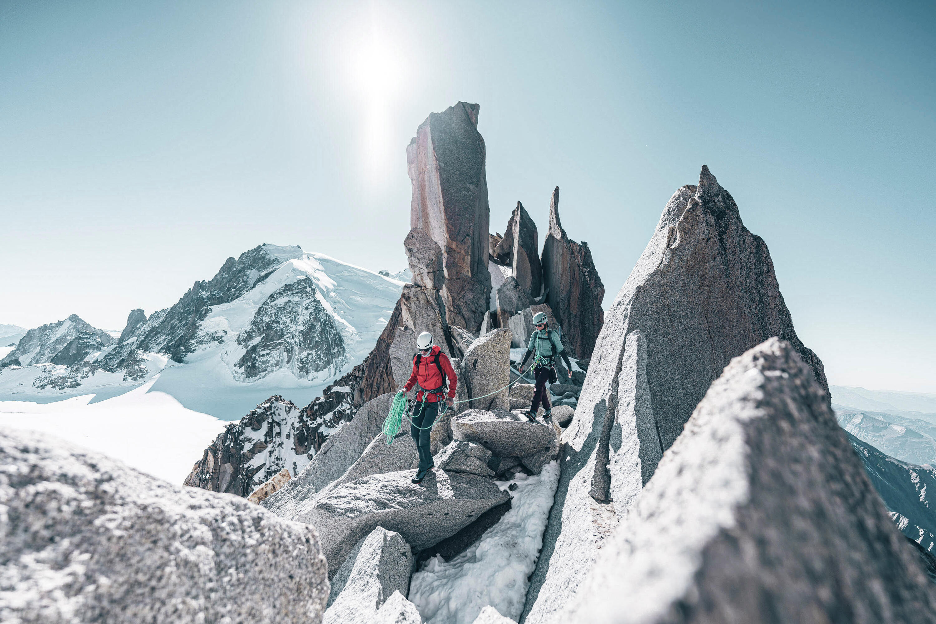 Casaco Corta-vento de Alpinismo Homem - Vermelho vivo 15/17