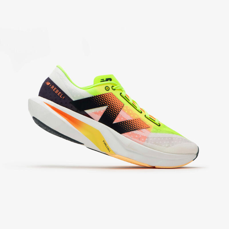 Scarpe running uomo New Balance FUELCELL REBEL V4 bianco-multicolore