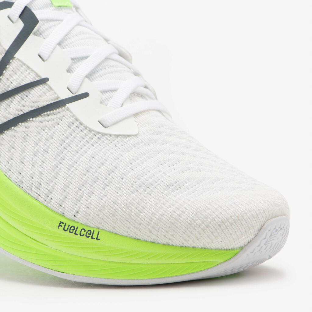 Meeste jooksujalatsid New Balance Fuelcell Propel V4 SS24, valge ja roheline