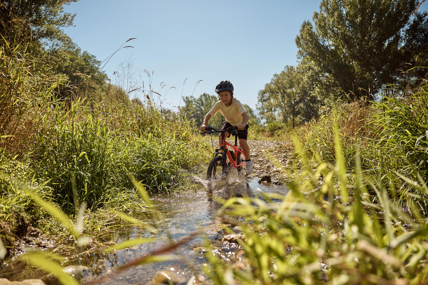 VTT-enfant-blanc-pas-cher-decathlon
