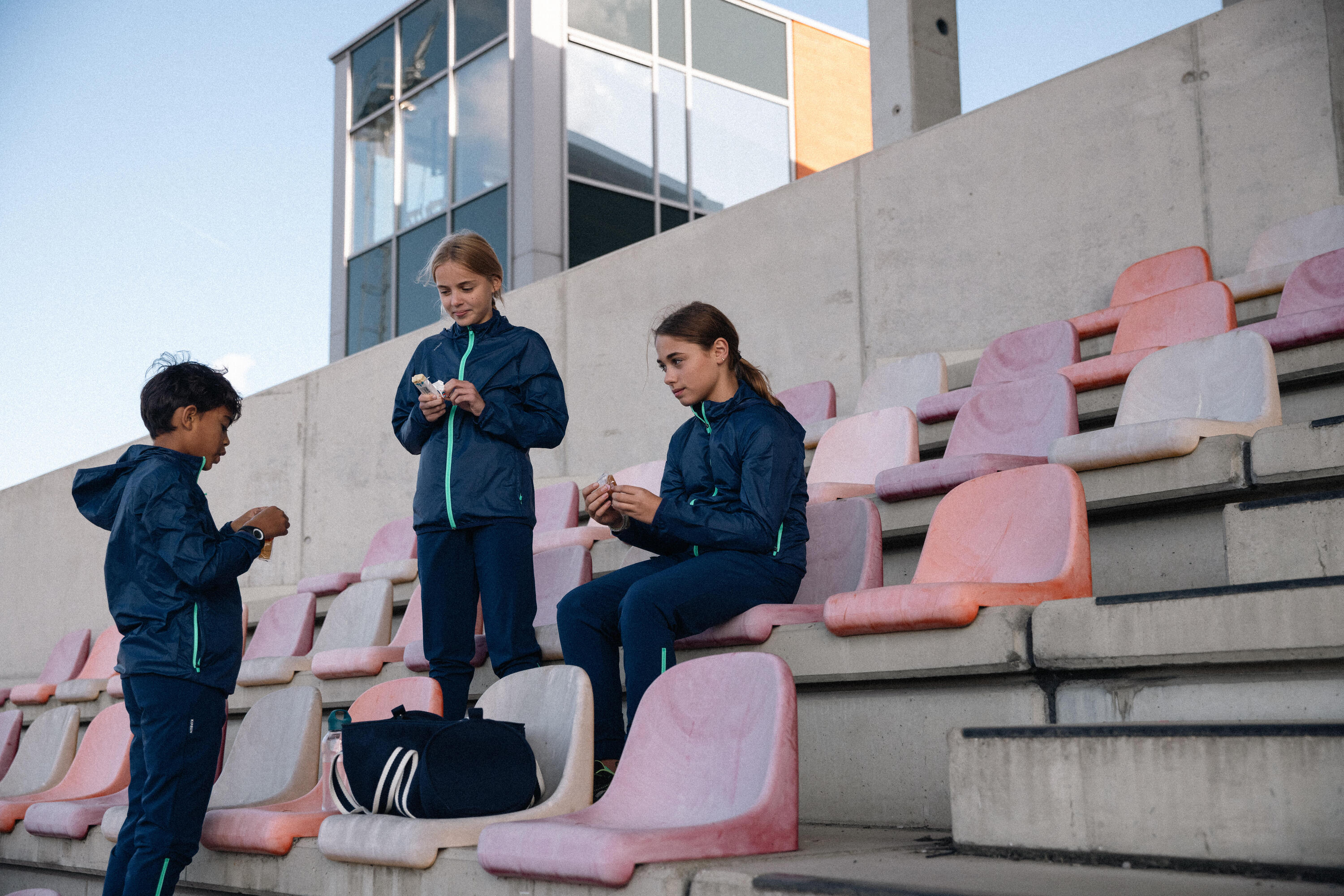 Calças de atletismo com fecho Criança - KIPPRUN DRY + azul marinho verde 11/12