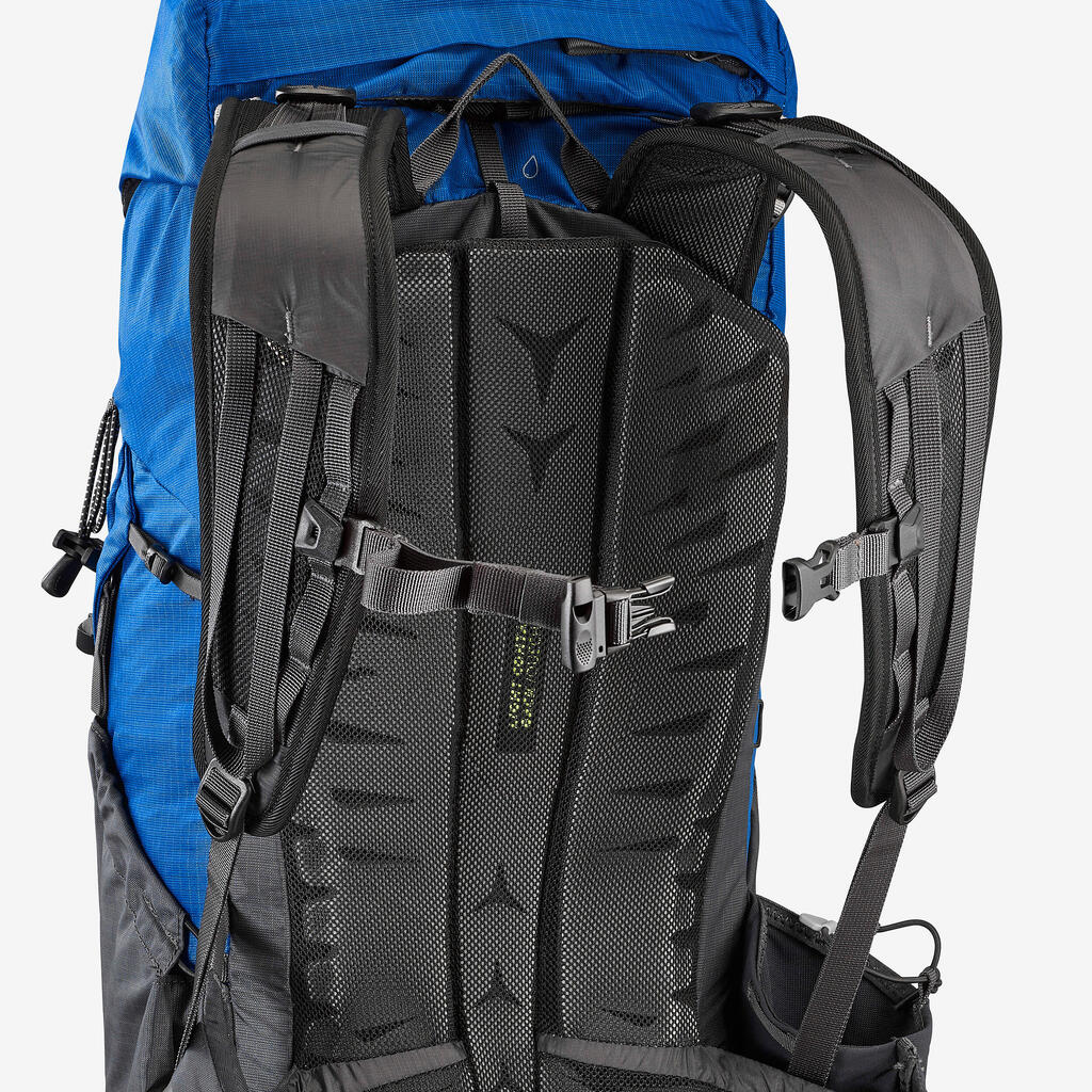 25 L comfortable and light mountain hiking backpack MH900 - Grey