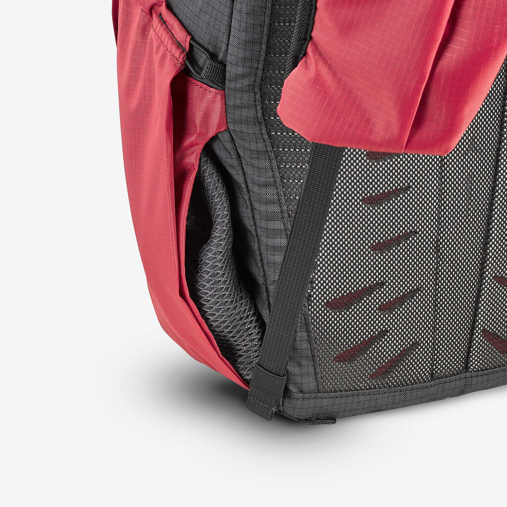 Ranac za planinarenje MH500 Light sa poklopcem na savijanje 22 l - svetlocrveni